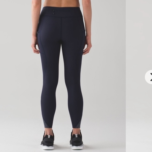 ❤️ Lululemon Tight Stuff Tight in Midnight Navy Reflective B14 - Picture 3 of 14